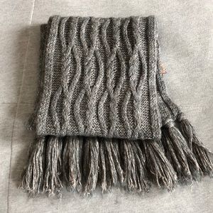 Burberry Knit Chunky Cable Scarf.